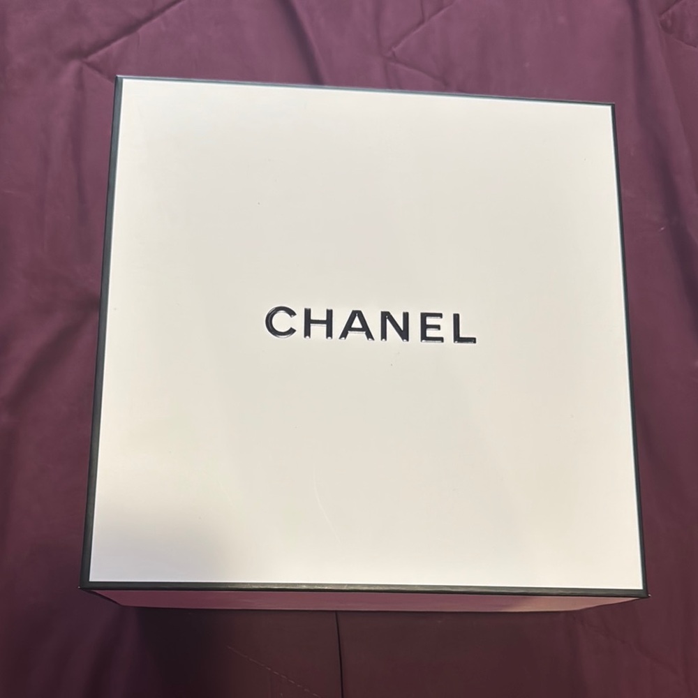 Chanel White Box 9x9